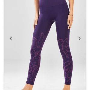 Fabletics Seamless High-Waisted Jacquard Legging